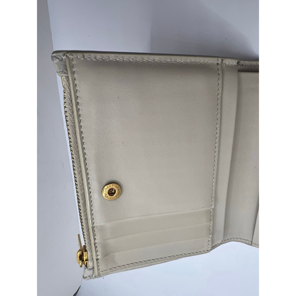 Excellent Condition Saint Laurent Wallet Beige Croc-Embossed Leather - Picture 4 of 9